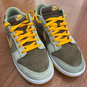 2021 Nike Dunk Low ‘Dusty olive’